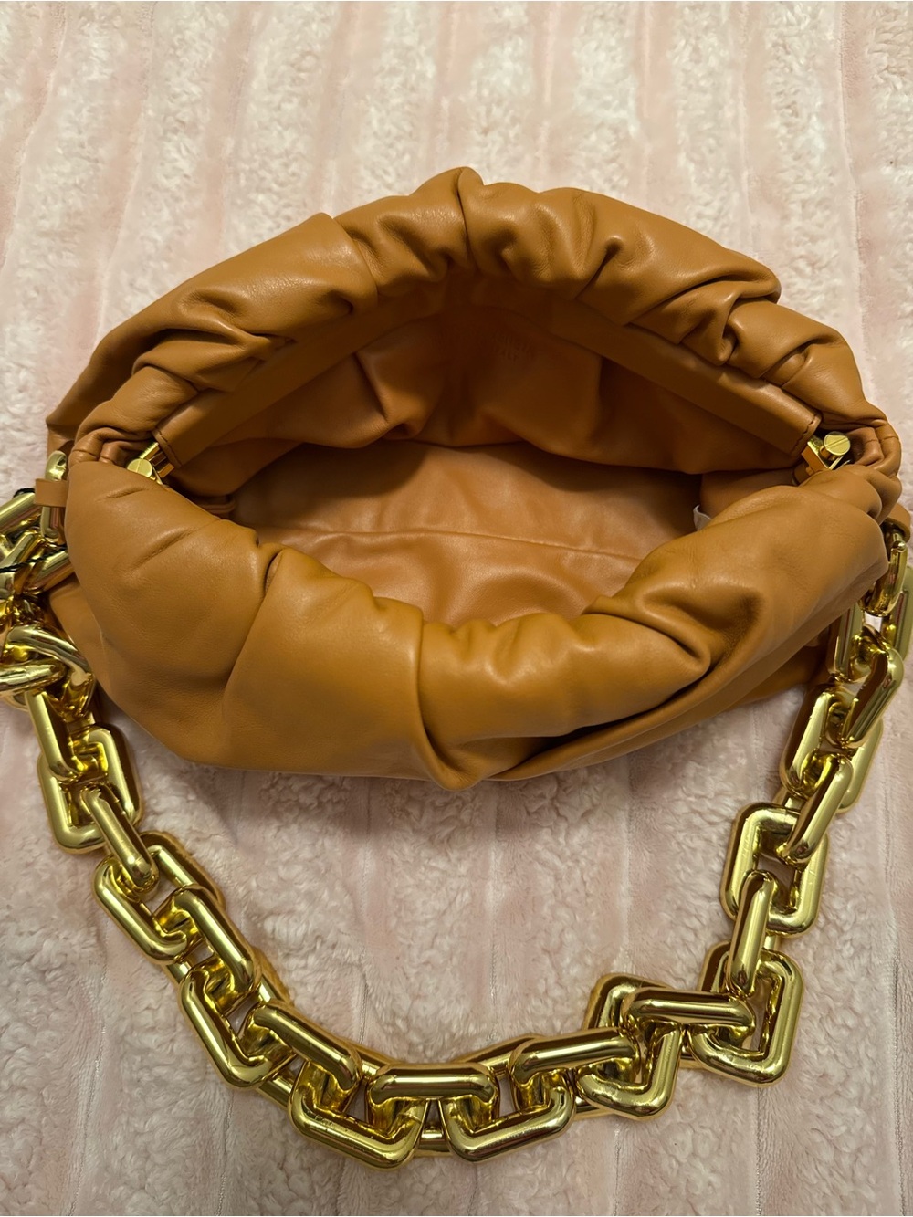 Bottega Veneta The Pouch calfskin leather chain handbag with COA - Picture 8 of 9